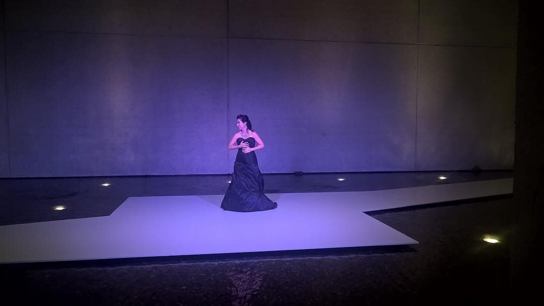 Natalie Christie Peluso singing at Queensland Gallery of Modern Art